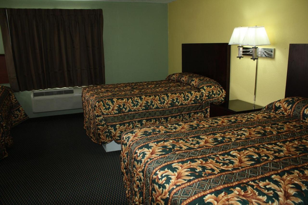 Deluxe Inn 斯托克顿堡 客房 照片